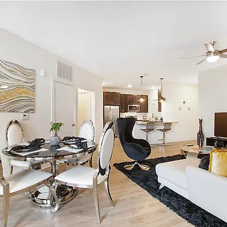 Love,Peace,And Relaxation 2 Bedroom Near Downtown